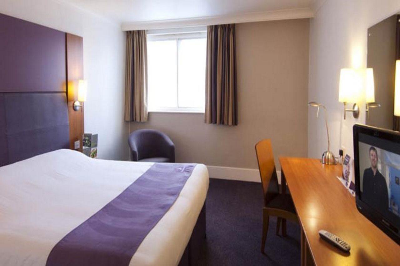 Premier Inn Stoke - Trentham Gardens Exterior photo